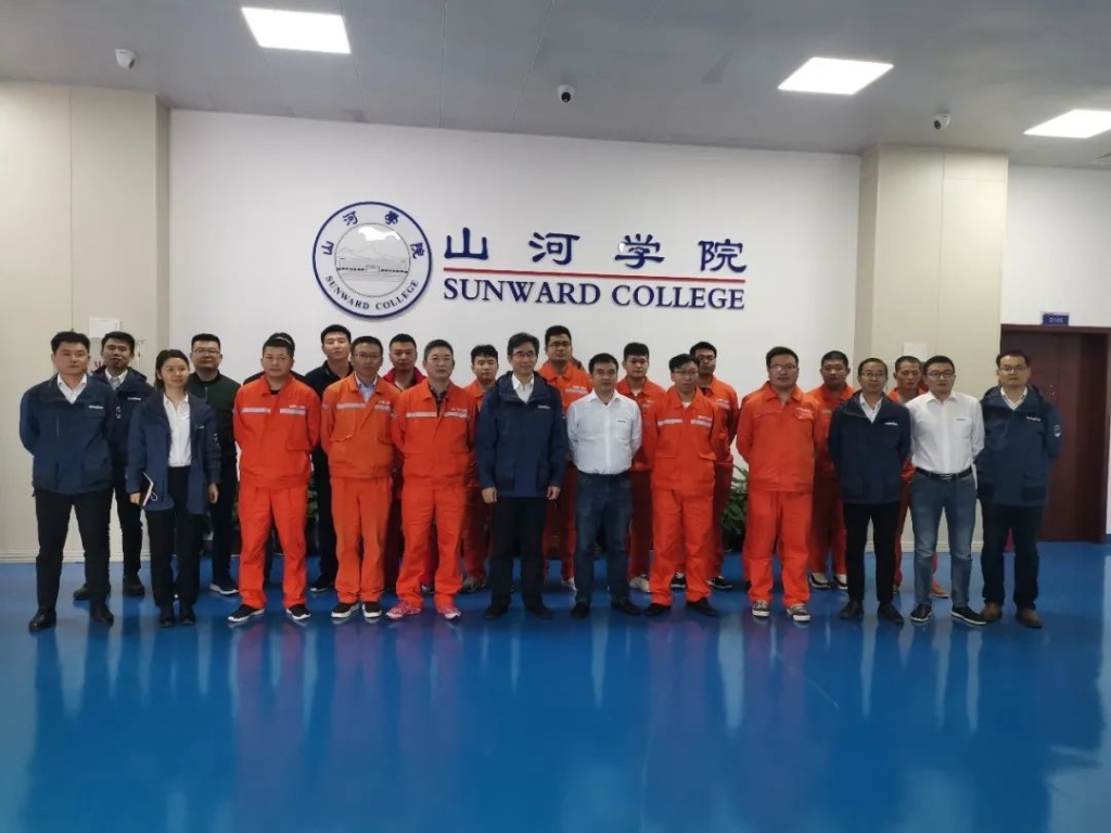 做UED在线官网网页版(中国)唯一官方网站的客户，我们宠你！ ——葛洲坝易普力公司项目领导及骨干凿岩产品知识培训