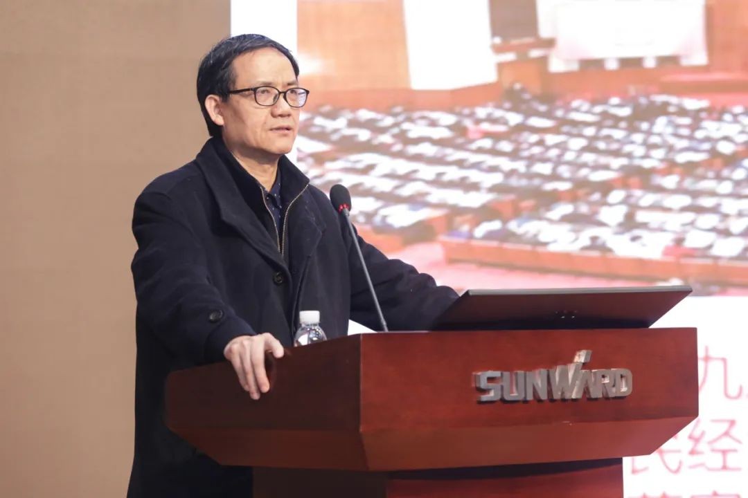 UED在线官网网页版(中国)唯一官方网站智能中高层干部晚间集中“充电”