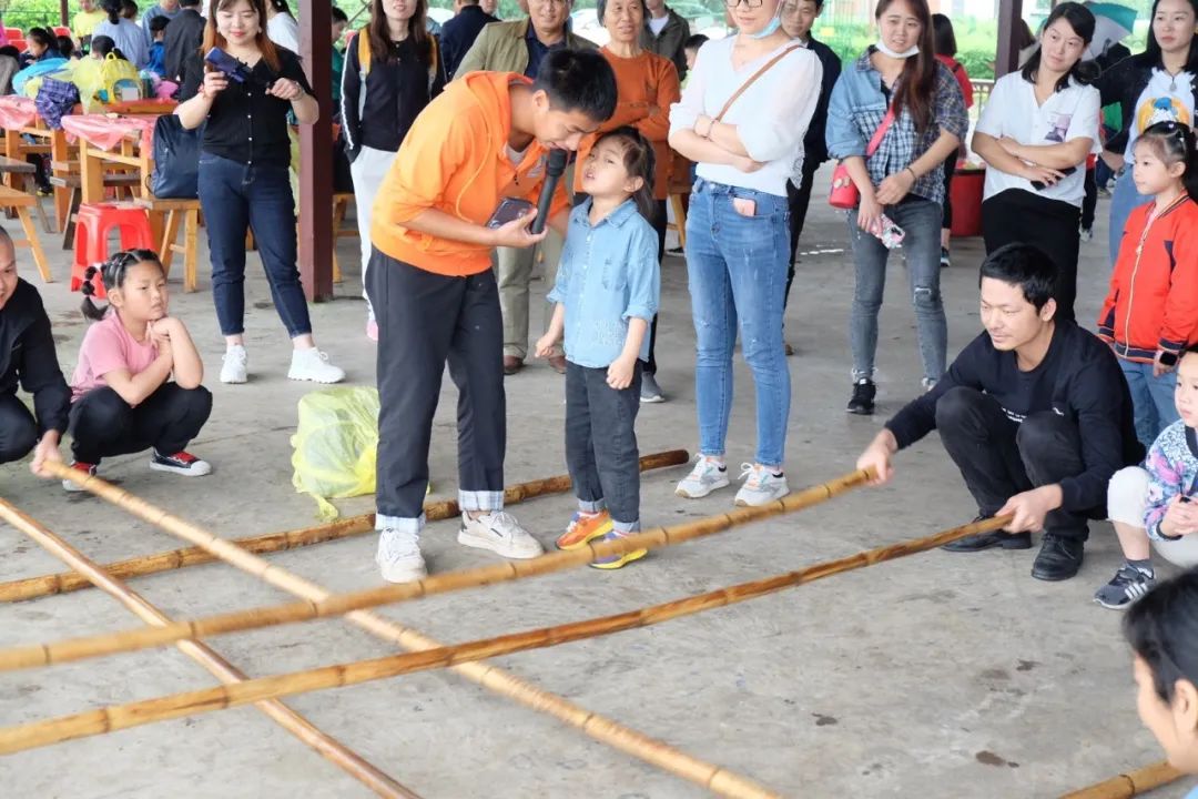 童年不同Young，稻花香里亲子欢——UED在线官网网页版(中国)唯一官方网站智能组织开展六一亲子活动