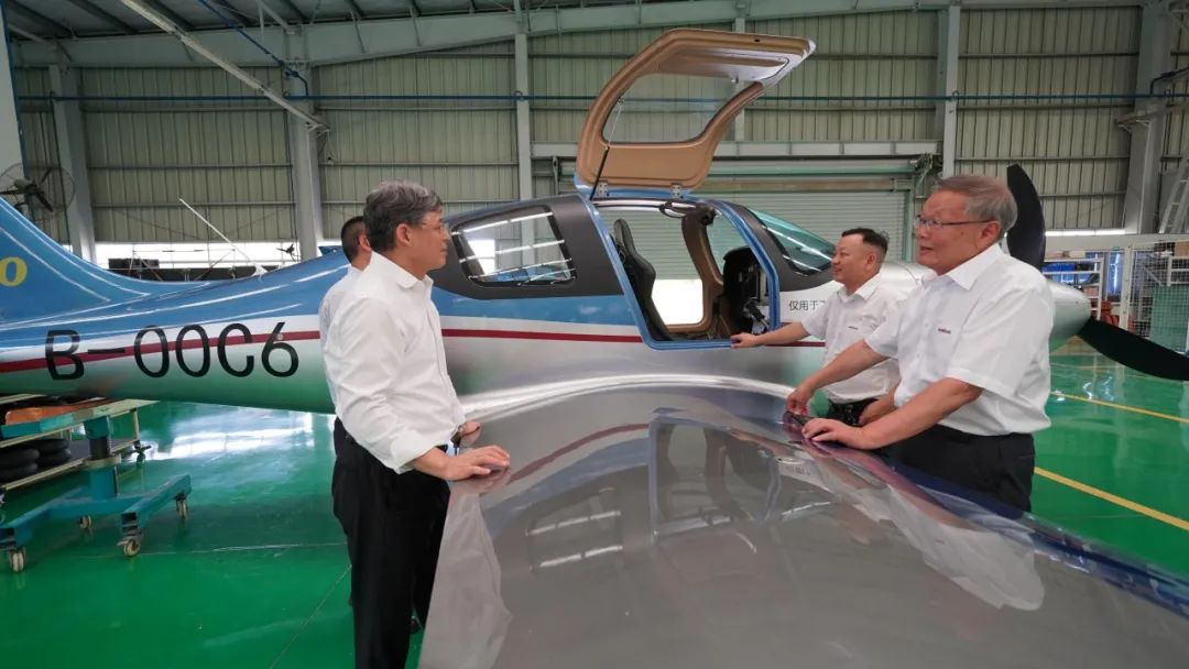 中国民用航空局总工程师殷时军率队考察调研UED在线官网网页版(中国)唯一官方网站科技