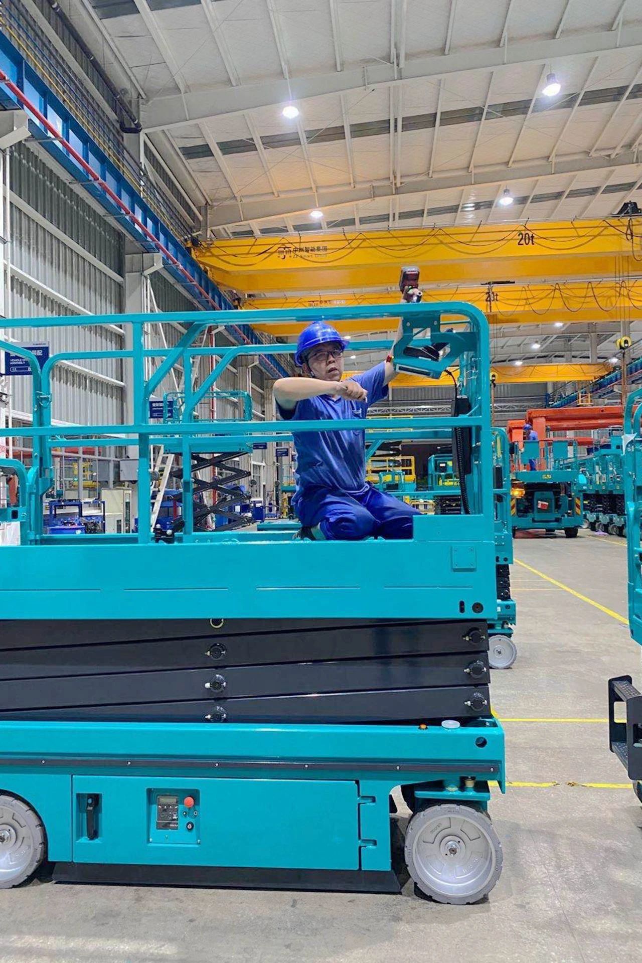 UED在线官网网页版(中国)唯一官方网站智能“蓝精灵”们在平凡岗位的坚守与奉献