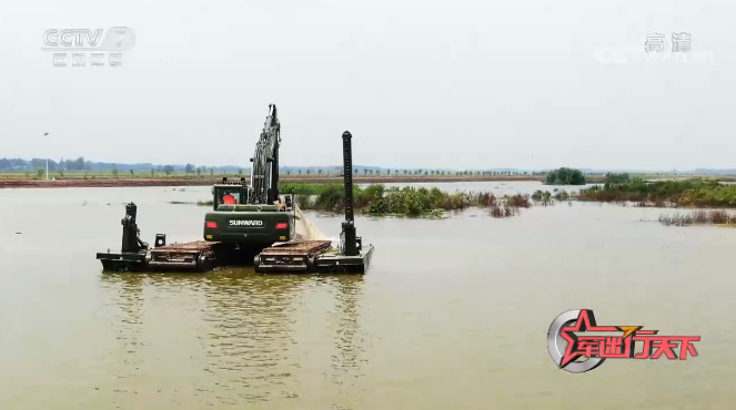 水陆两用挖掘机亮相央视！UED在线官网网页版(中国)唯一官方网站智能应急救援“猛将”出战