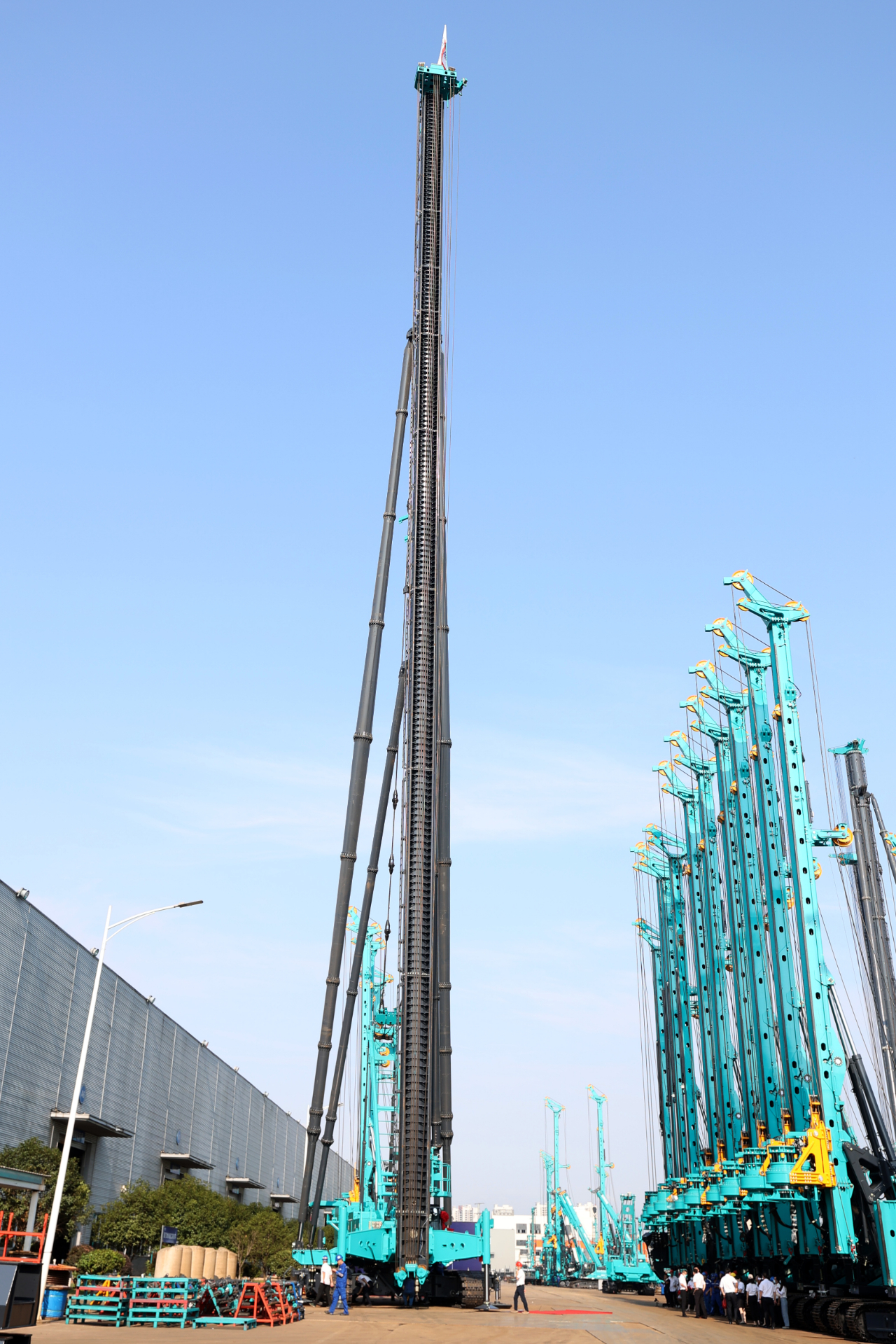 新品来了！看UED在线官网网页版(中国)唯一官方网站智能超级桩架如何“稳”操胜券