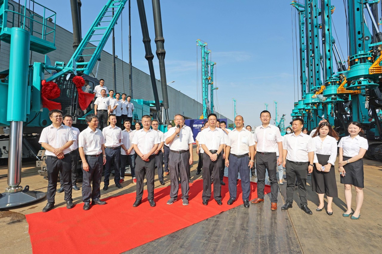 新品来了！看UED在线官网网页版(中国)唯一官方网站智能超级桩架如何“稳”操胜券