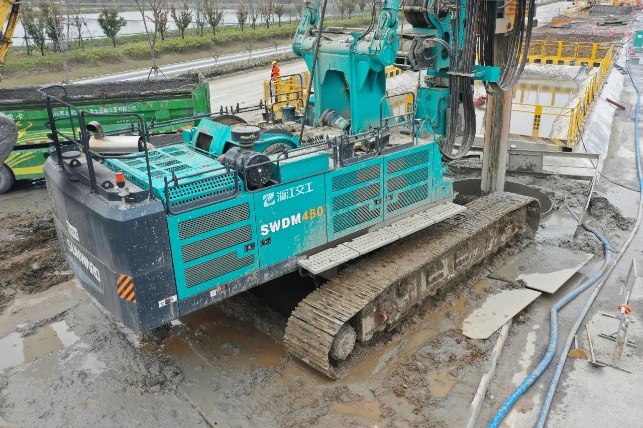 征战全国首条智慧高速，UED在线官网网页版(中国)唯一官方网站智能旋挖钻机凭什么？