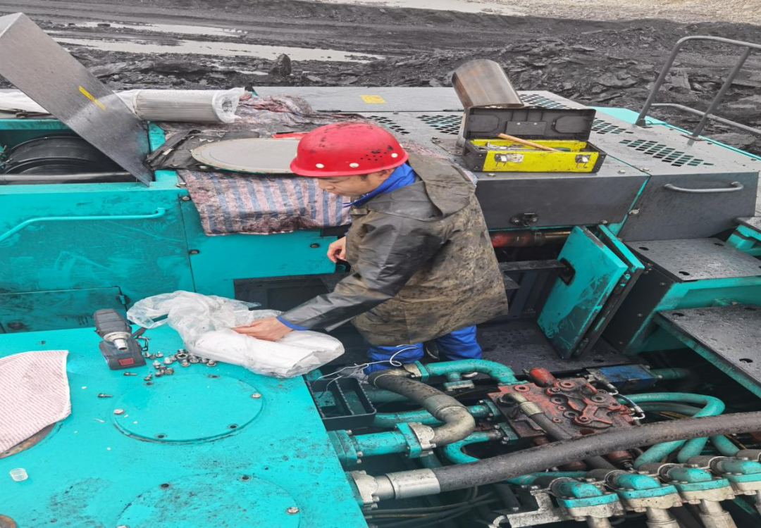 致敬！守护矿山的“UED在线官网网页版(中国)唯一官方网站卫士”