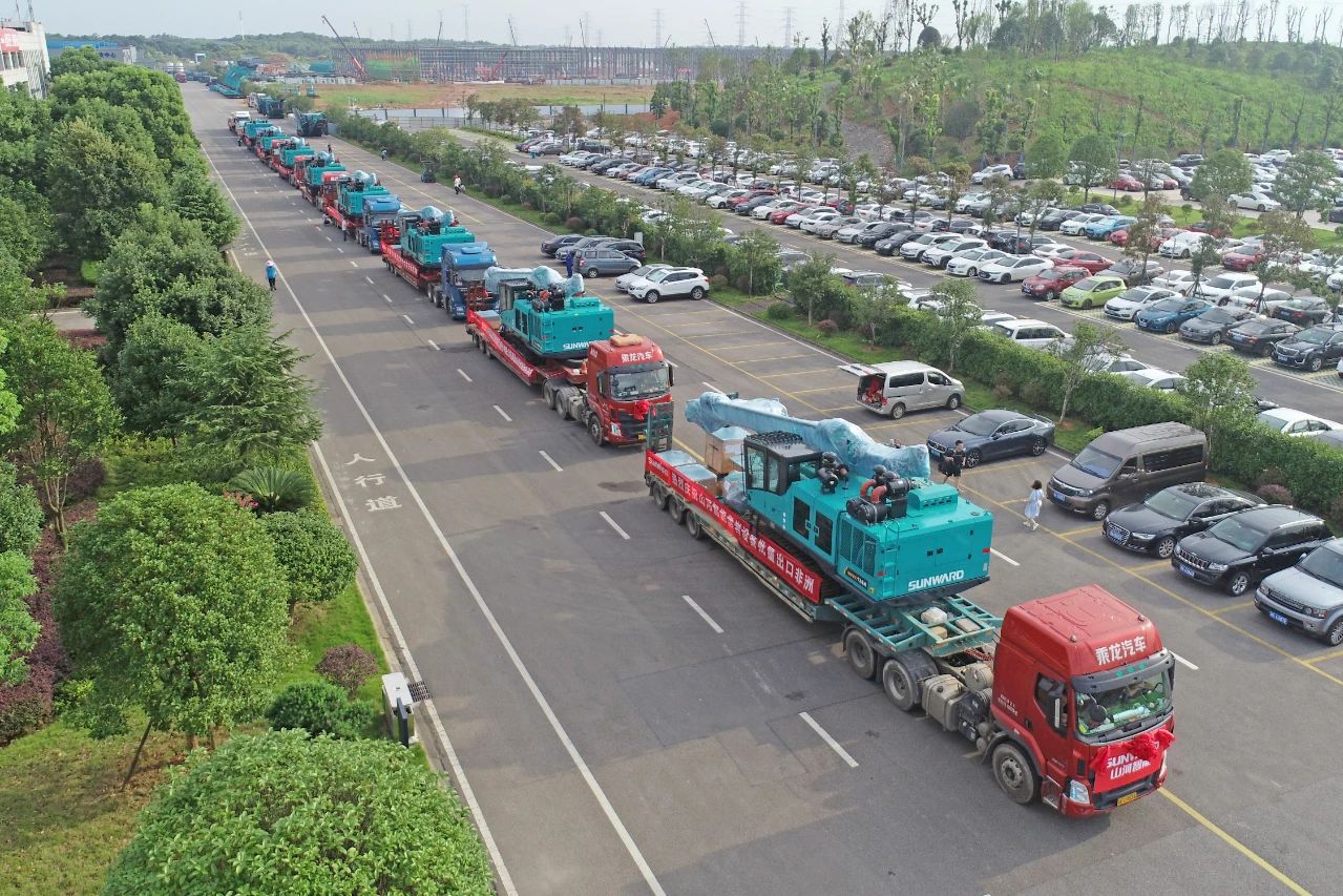 批量出口非洲!UED在线官网网页版(中国)唯一官方网站智能一体化潜孔钻机助力“一带一路”建设