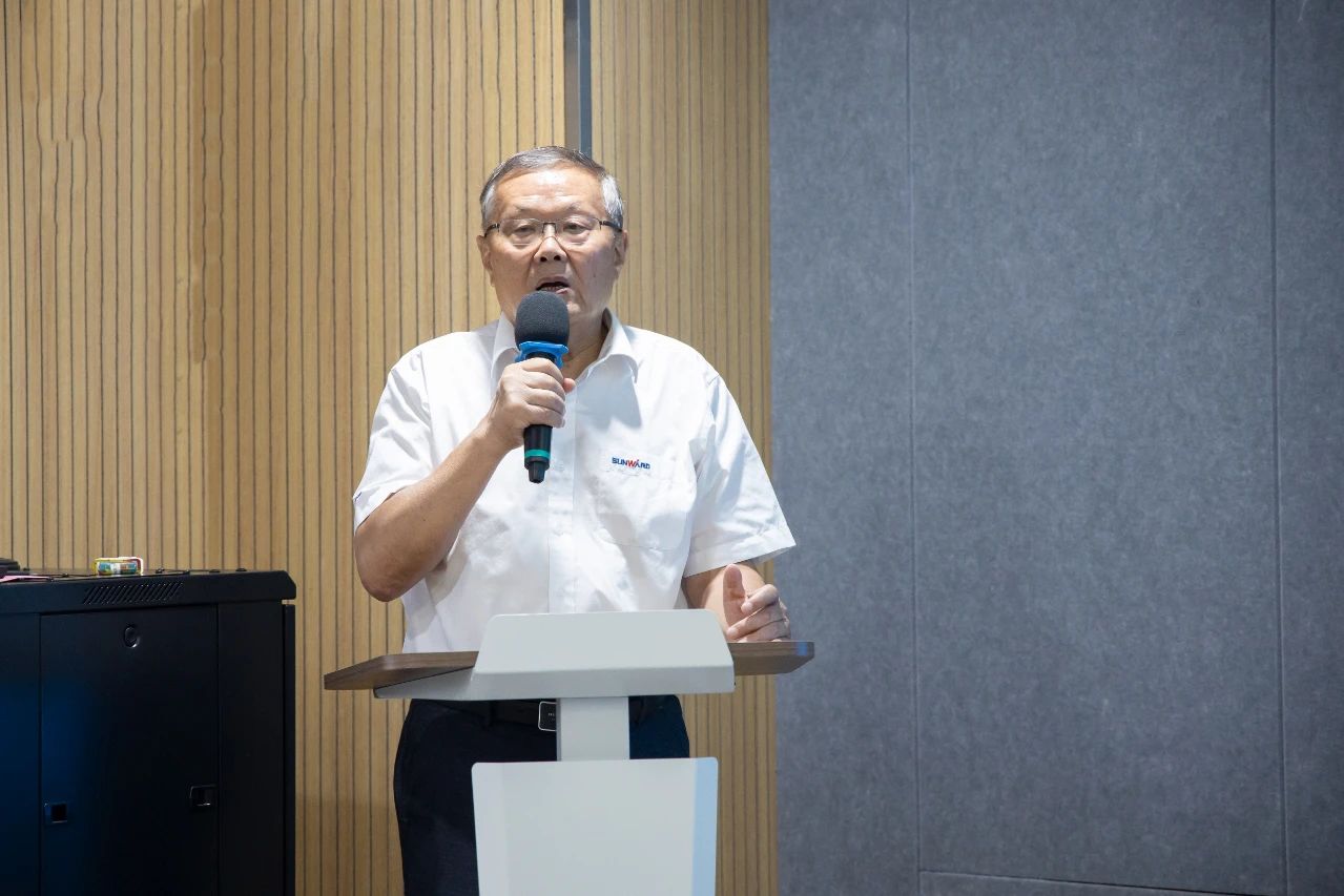 强化管理重心下移,UED在线官网网页版(中国)唯一官方网站智能开展领导力培训助力公司高质量快速发展