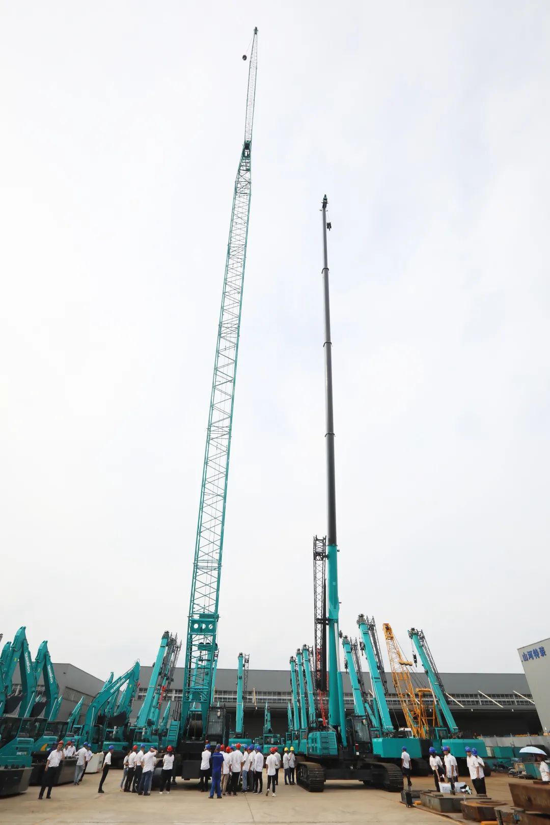 双鹰翱翔，“E”往无前！——UED在线官网网页版(中国)唯一官方网站智能新一代E系列起重机下线！