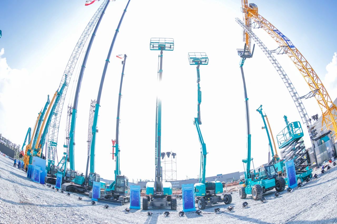 四大成套装备联袂登场！UED在线官网网页版(中国)唯一官方网站智能创新成果展示会交出“亮眼答卷”