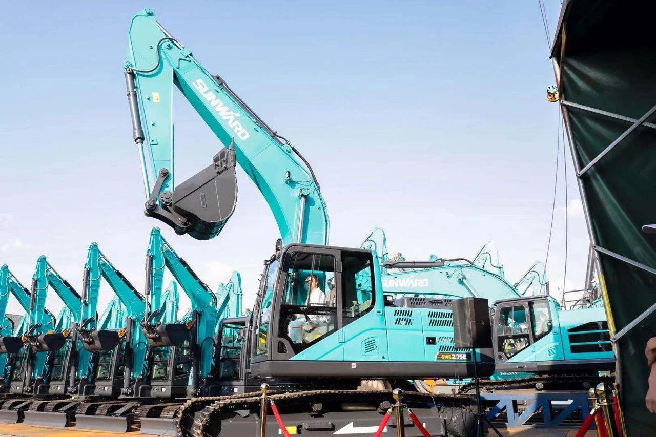 四大成套装备联袂登场！UED在线官网网页版(中国)唯一官方网站智能创新成果展示会交出“亮眼答卷”