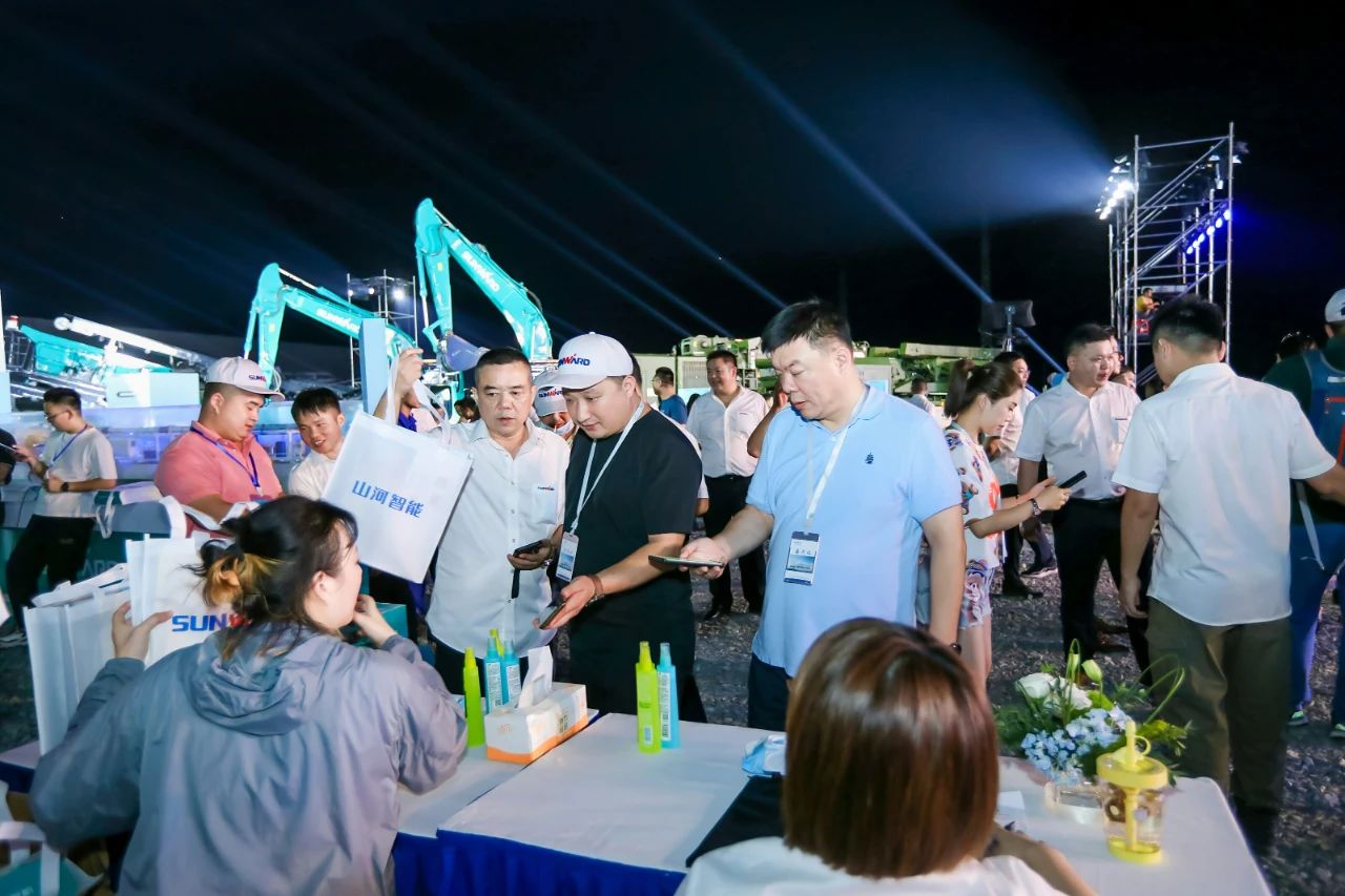 逛展超热闹！UED在线官网网页版(中国)唯一官方网站智能成果展示会高能名场面来袭
