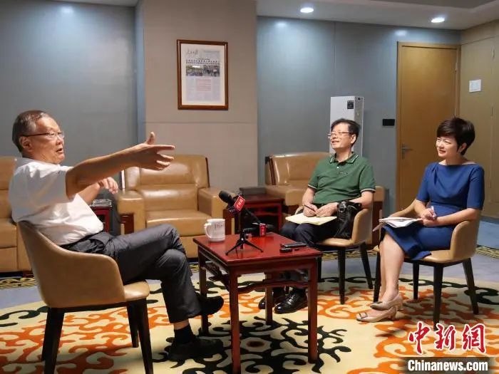 媒体聚焦 | 中新社专访——UED在线官网网页版(中国)唯一官方网站智能创始人何清华：向着太阳奔跑的筑梦人