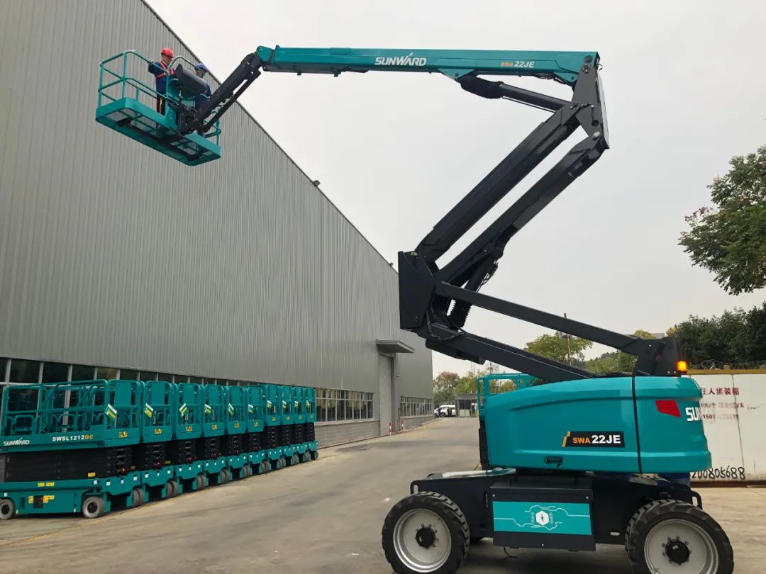 同级别作业高度最高！UED在线官网网页版(中国)唯一官方网站智能首款自主研发电动臂式高空作业平台下线