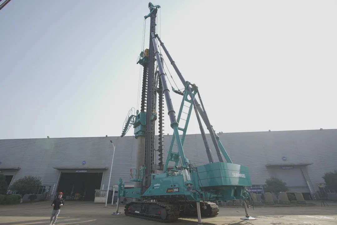 植桩奇兵!UED在线官网网页版(中国)唯一官方网站智能开启大直径预制桩施工全新探索实践