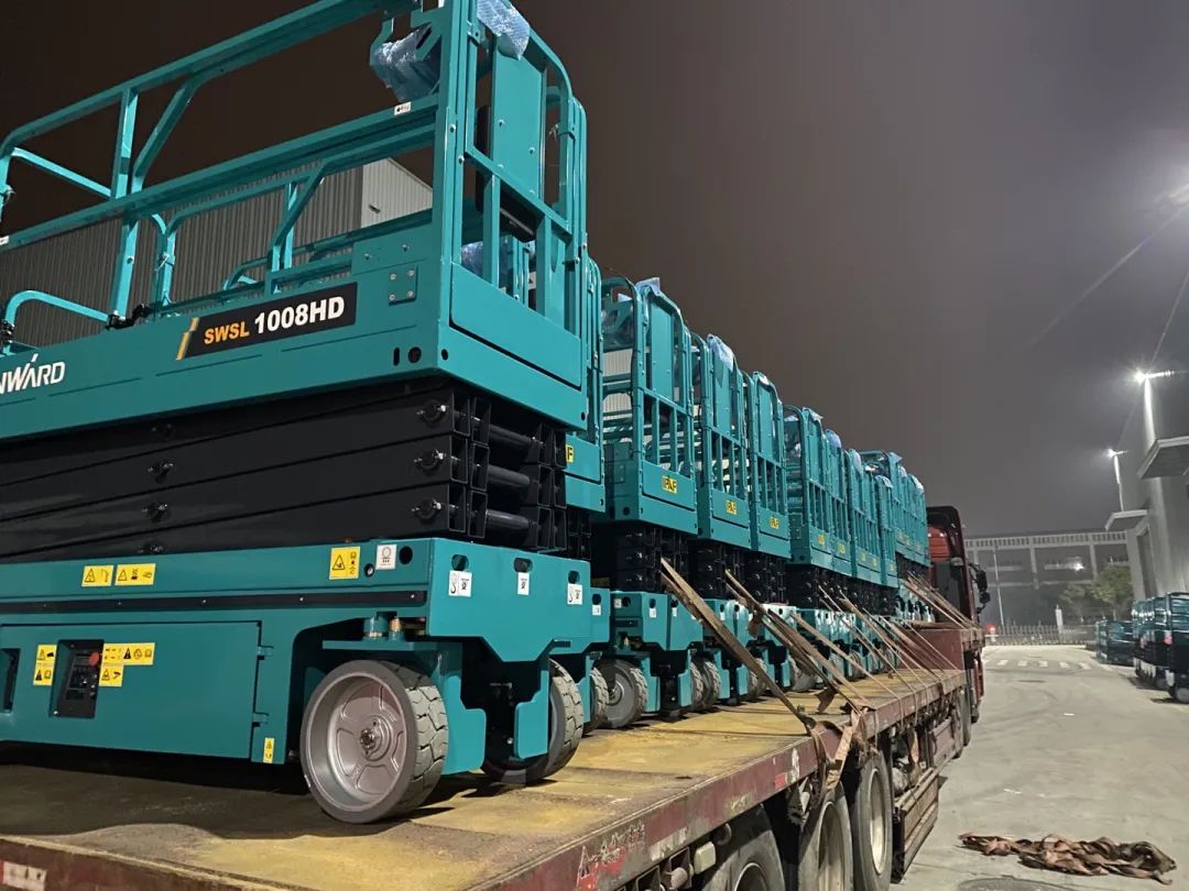 创下单日最高发货量纪录！UED在线官网网页版(中国)唯一官方网站高机UED在线官网网页版(中国)唯一官方网站集中发货