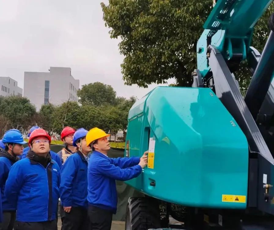 “拳”力出击!UED在线官网网页版(中国)唯一官方网站智能首套自主研发臂车控制系统重磅来袭