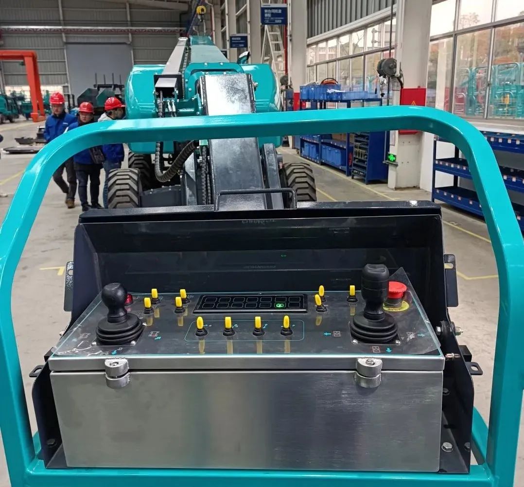 “拳”力出击!UED在线官网网页版(中国)唯一官方网站智能首套自主研发臂车控制系统重磅来袭