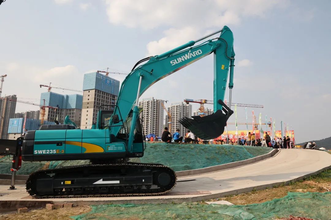 硬实力+软名片！UED在线官网网页版(中国)唯一官方网站智能协拍电视剧《重中之重》开机