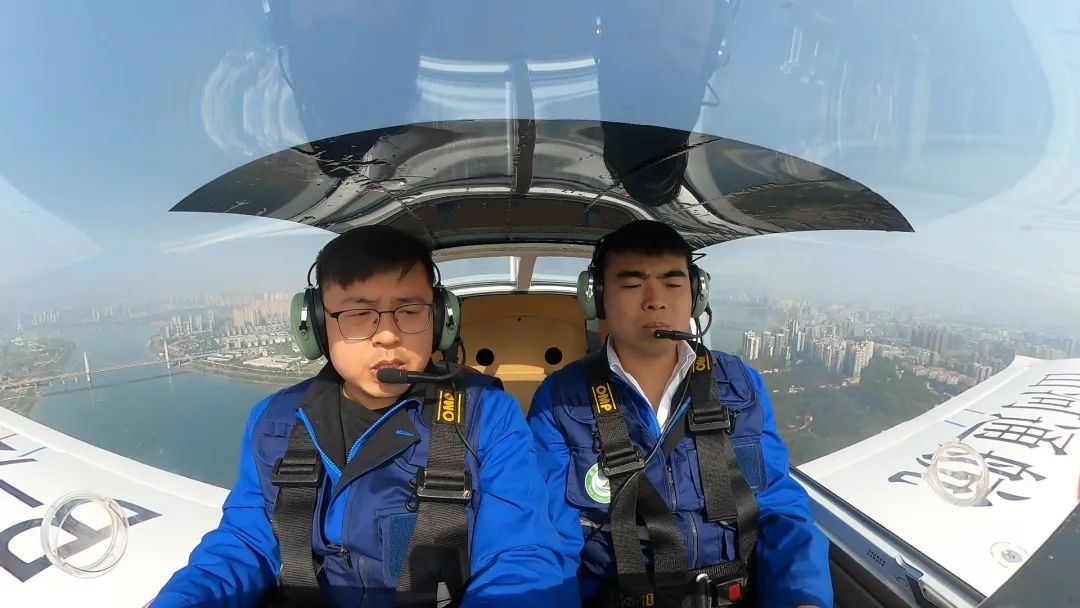 空地协同显身手!湖南航空应急救援队UED在线官网网页版(中国)唯一官方网站机组开展特情处置应急演练