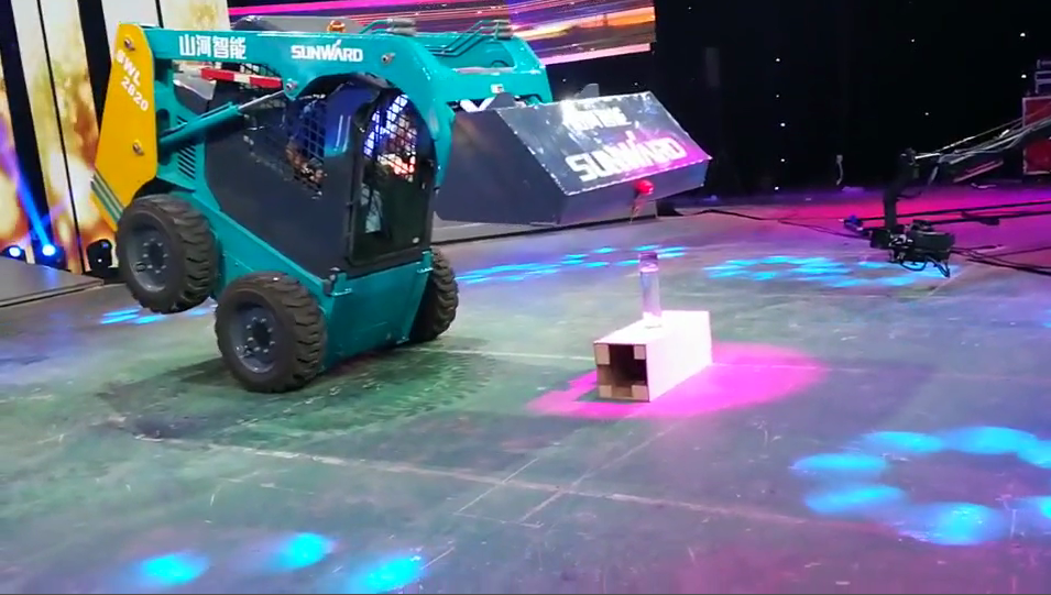 UED在线官网网页版(中国)唯一官方网站匠心 | 闻“机”起舞,技能“添”威