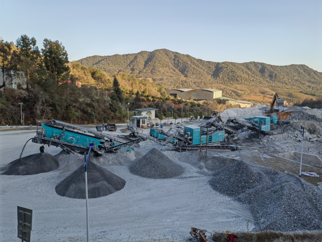 高性能+优服务!UED在线官网网页版(中国)唯一官方网站普石勒移动破碎筛分成套UED在线官网网页版(中国)唯一官方网站“重拳出击”