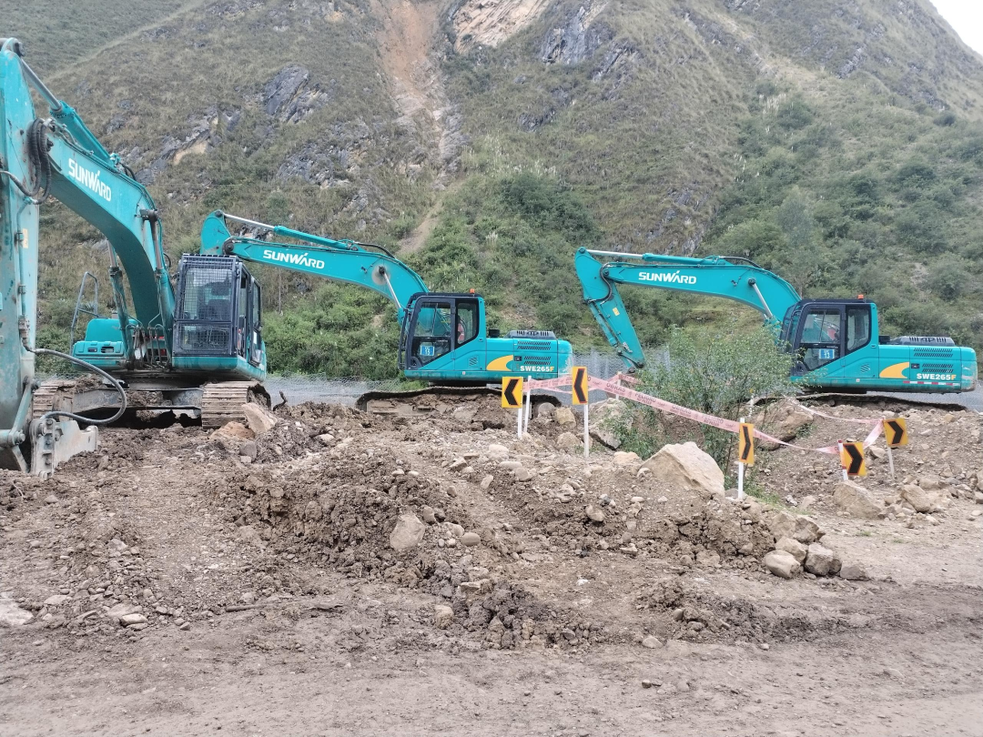 挑战世界第二高山脉!UED在线官网网页版(中国)唯一官方网站智能装备助力秘鲁安第斯国家公路项目建设