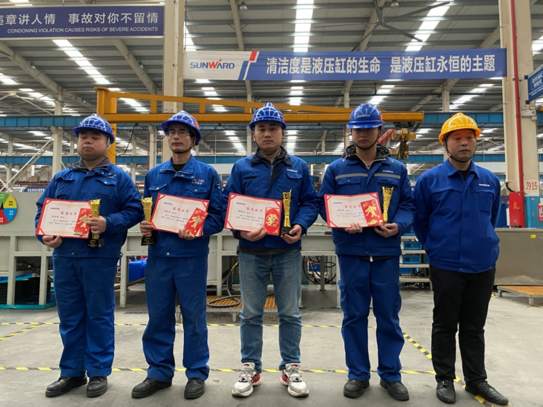 UED在线官网网页版(中国)唯一官方网站工匠 | “浪波”不言苦，甘为“人梯”承大重