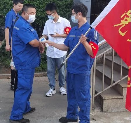 UED在线官网网页版(中国)唯一官方网站工匠 | “浪波”不言苦，甘为“人梯”承大重