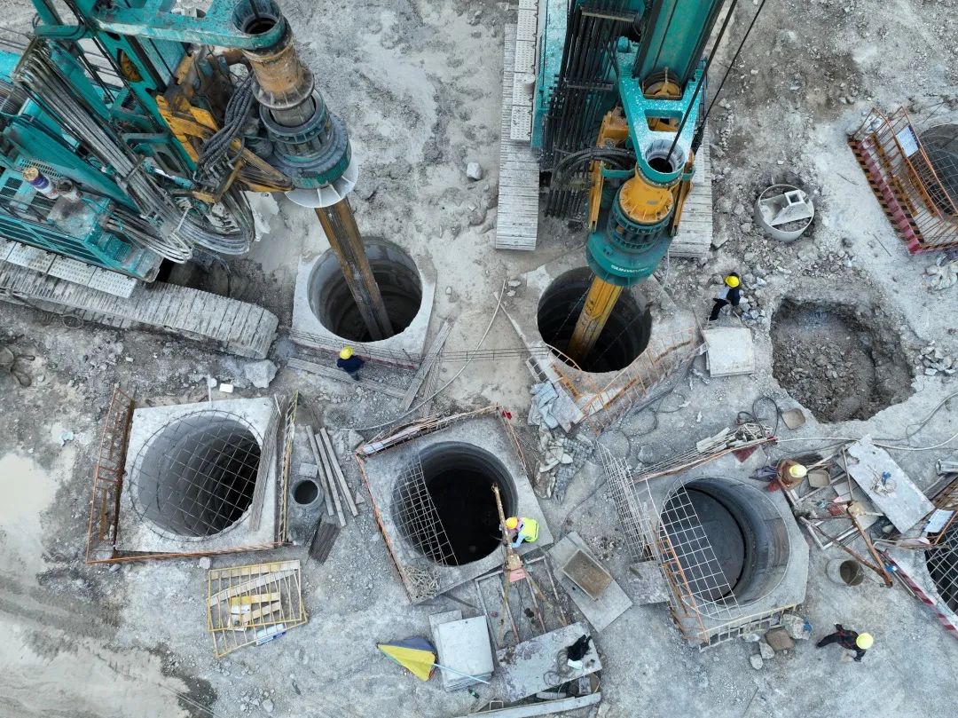 展现施工“奇效”!UED在线官网网页版(中国)唯一官方网站智能旋挖钻机强势助力炉慈高速公路建设