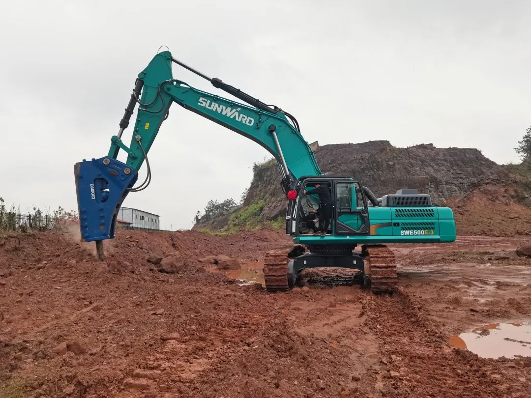 再现交机热潮！UED在线官网网页版(中国)唯一官方网站智能中大挖持续向市场进军