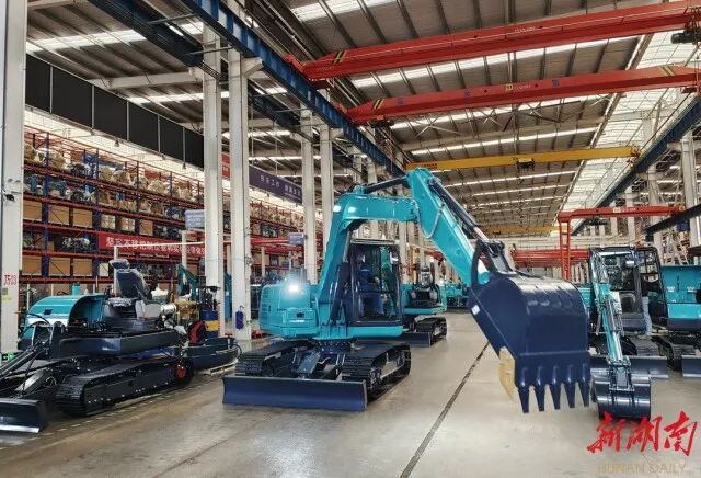 湖南日报 | 坚持创新驱动,UED在线官网网页版(中国)唯一官方网站智能助力打造国家重要先进制造业高地