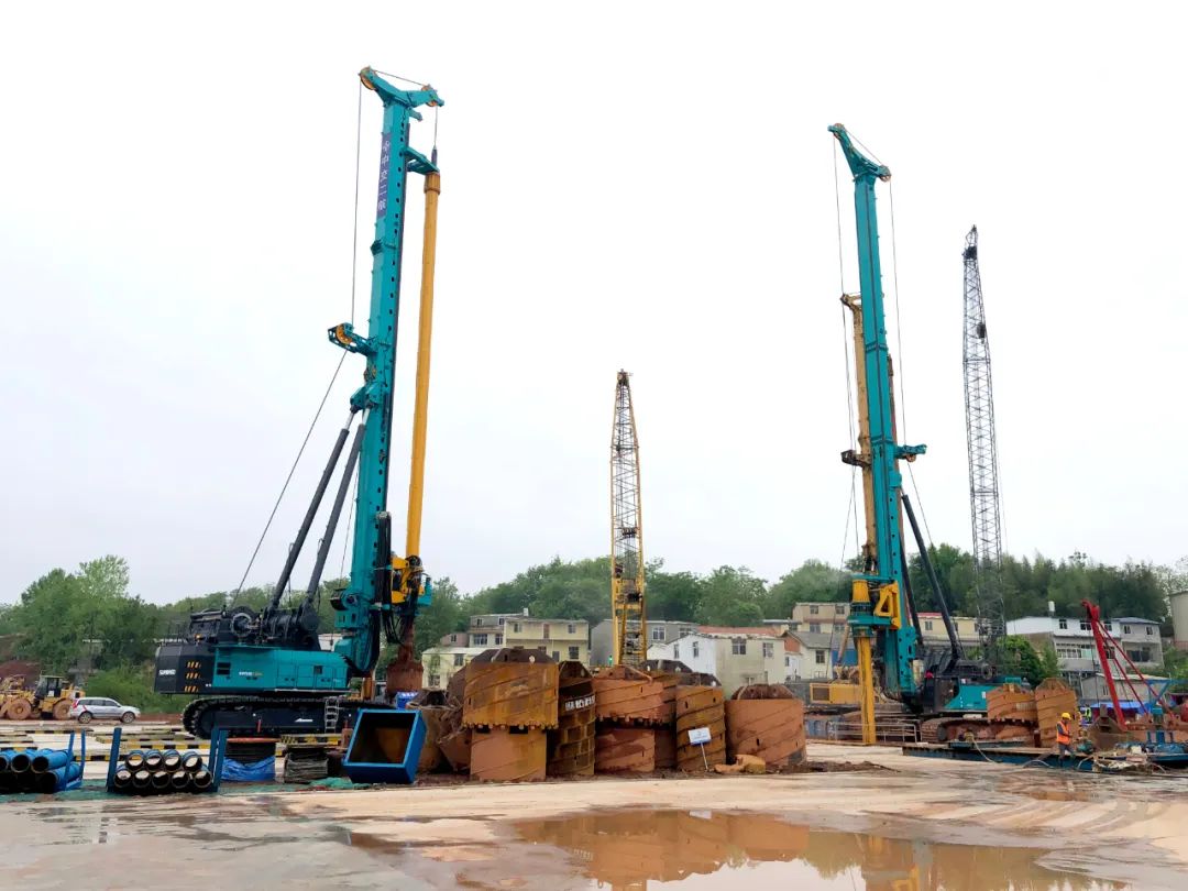 再啃“硬骨头”!UED在线官网网页版(中国)唯一官方网站智能“超级桩备”助建燕矶长江大桥