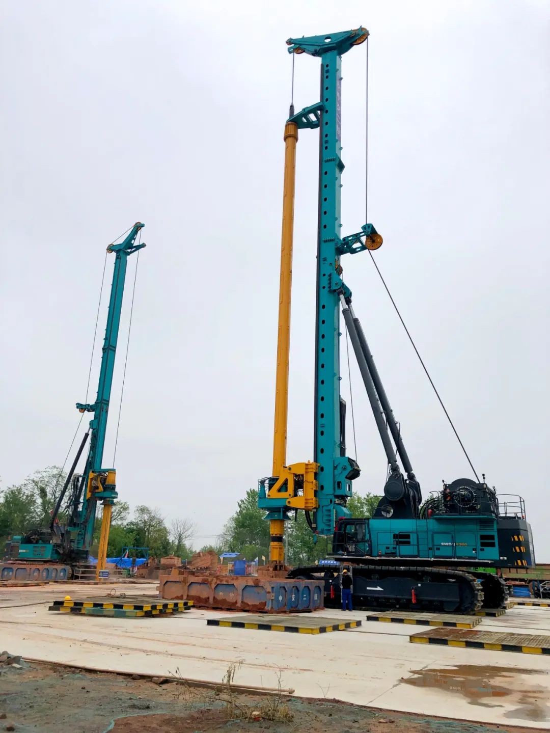 再啃“硬骨头”!UED在线官网网页版(中国)唯一官方网站智能“超级桩备”助建燕矶长江大桥