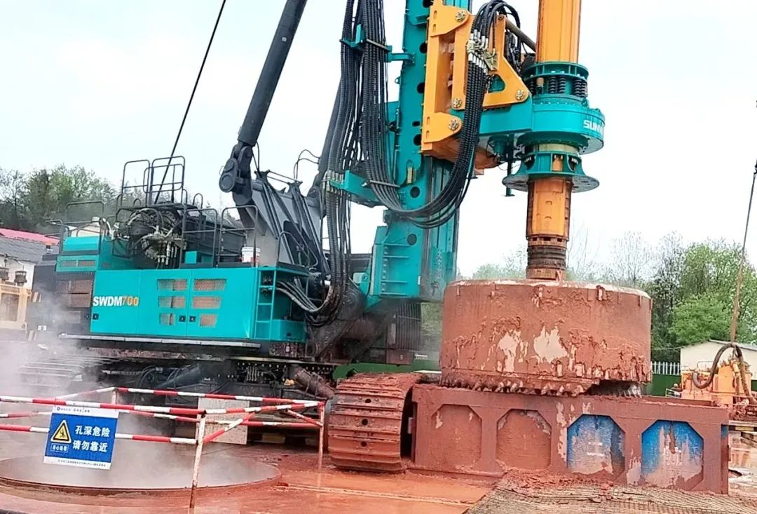 再啃“硬骨头”!UED在线官网网页版(中国)唯一官方网站智能“超级桩备”助建燕矶长江大桥