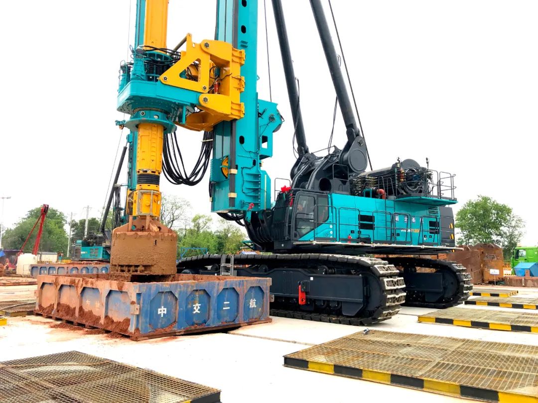 再啃“硬骨头”!UED在线官网网页版(中国)唯一官方网站智能“超级桩备”助建燕矶长江大桥