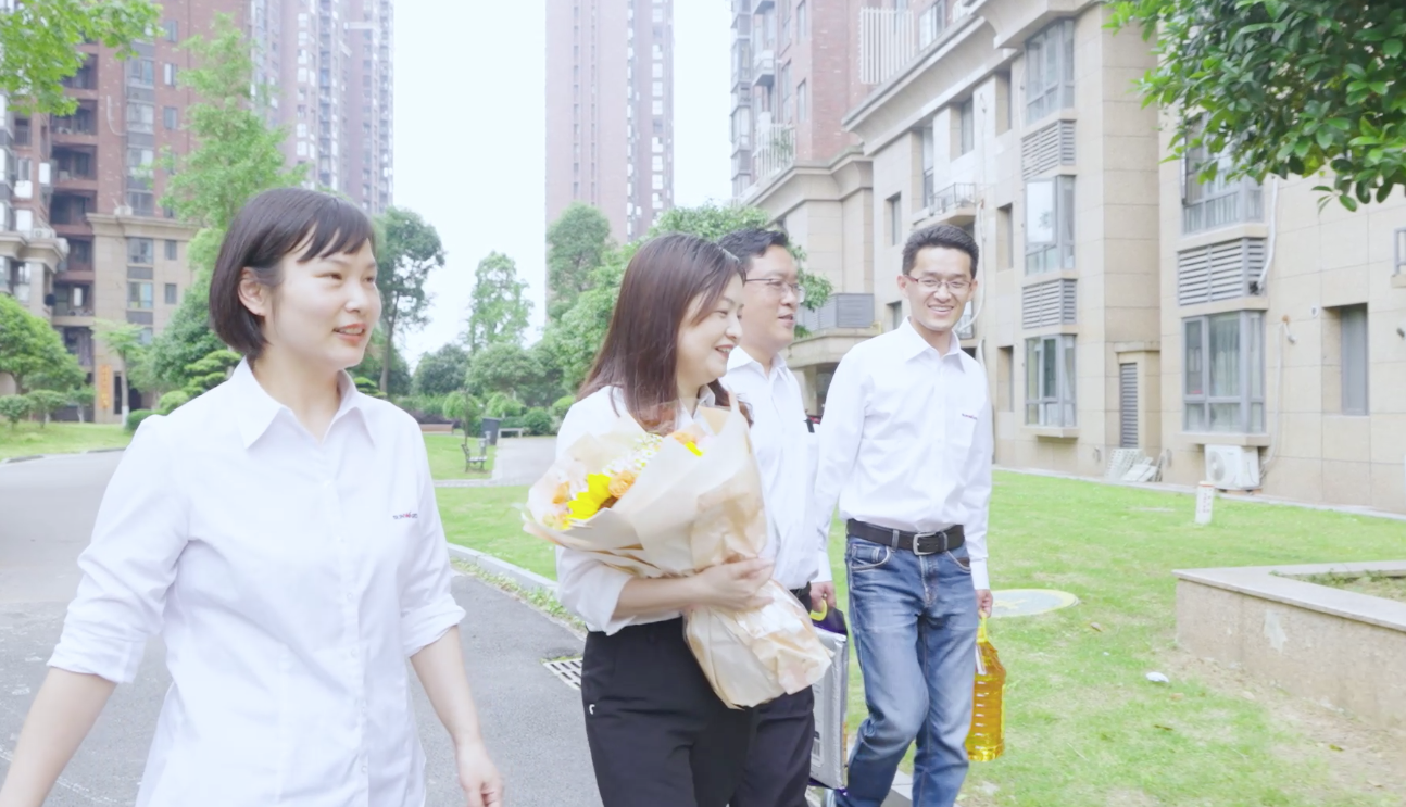 在母亲节，向你们身后的妈妈送去“UED在线官网网页版(中国)唯一官方网站家园”的温暖