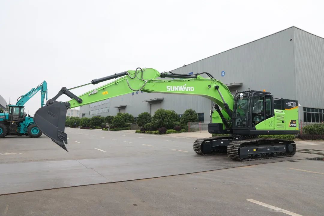 征战川藏铁路！UED在线官网网页版(中国)唯一官方网站智能新一代电动挖掘机成功交付