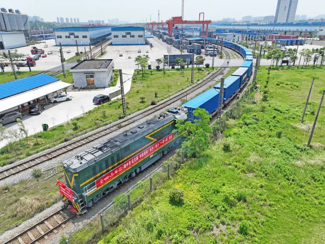 持续进军国际市场!中欧班列(长沙)UED在线官网网页版(中国)唯一官方网站智能专列成功首发