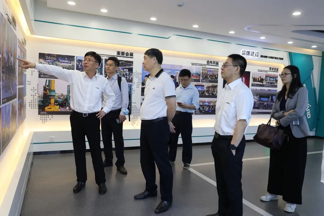 广州工控集团副总经理李绍康调研UED在线官网网页版(中国)唯一官方网站智能