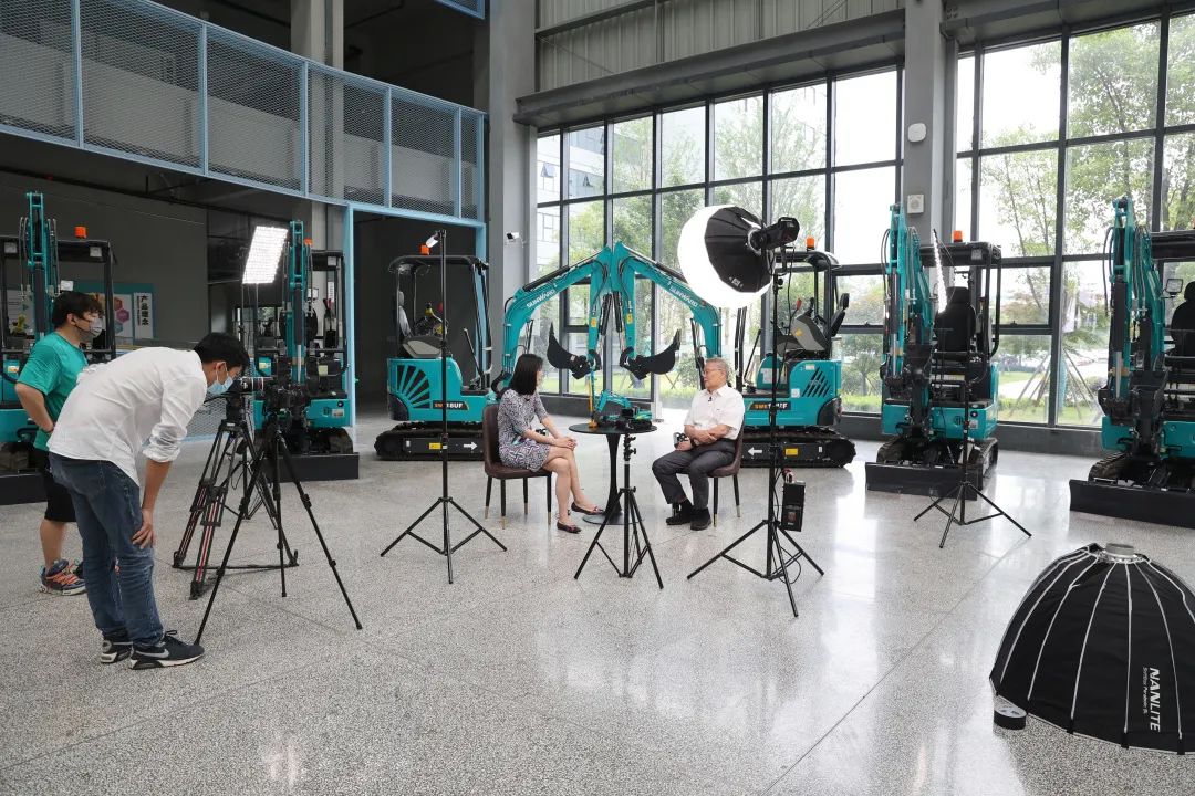 CGTN探厂!专访UED在线官网网页版(中国)唯一官方网站智能董事长、首席专家何清华花絮来了