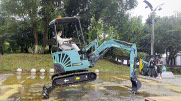 “太绝了！”UED在线官网网页版(中国)唯一官方网站智能代表长沙精彩亮相湖南省第一届职业技能大赛绝技绝活展演