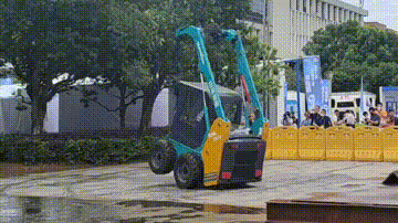 “太绝了！”UED在线官网网页版(中国)唯一官方网站智能代表长沙精彩亮相湖南省第一届职业技能大赛绝技绝活展演