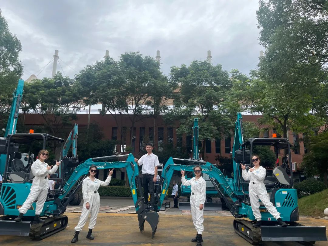 “太绝了！”UED在线官网网页版(中国)唯一官方网站智能代表长沙精彩亮相湖南省第一届职业技能大赛绝技绝活展演