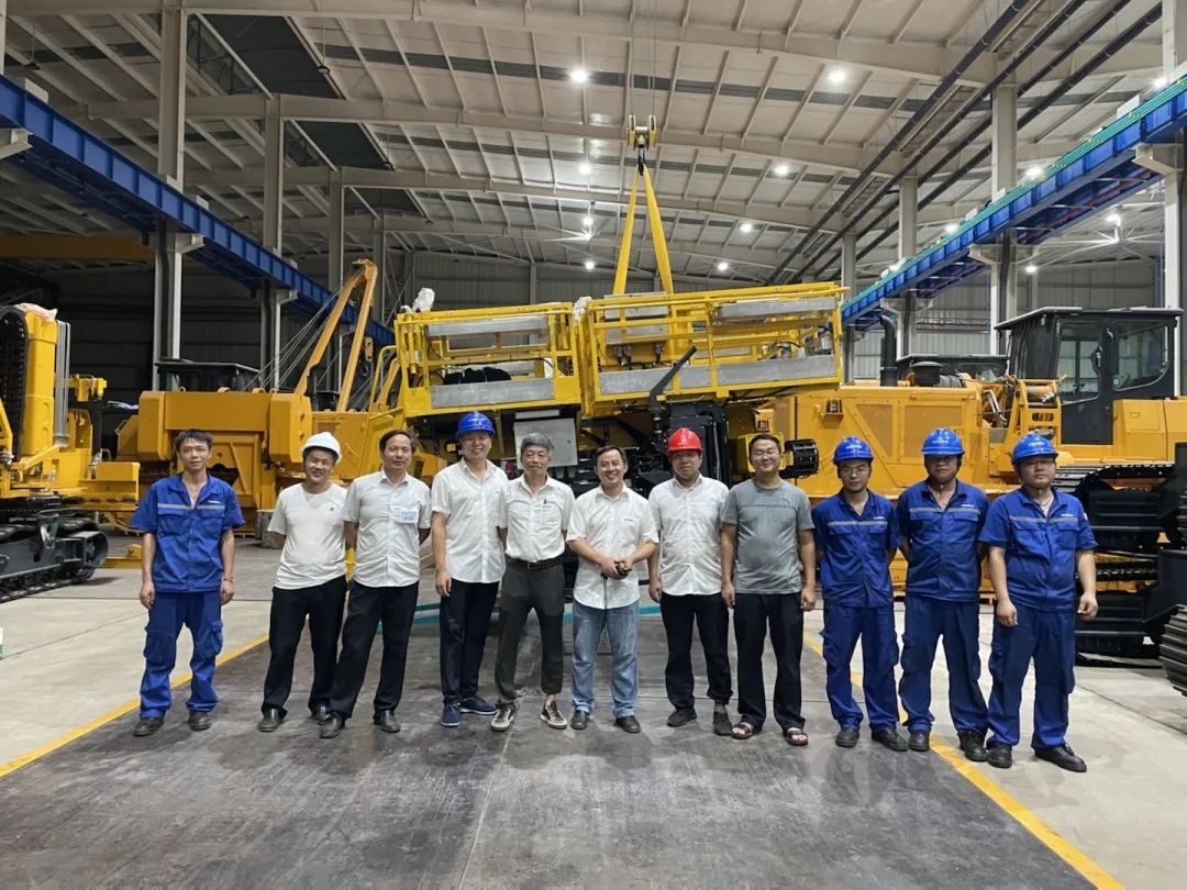 为铁路运输保驾护航!UED在线官网网页版(中国)唯一官方网站智能自主研制首套三平台作业装置成功交付