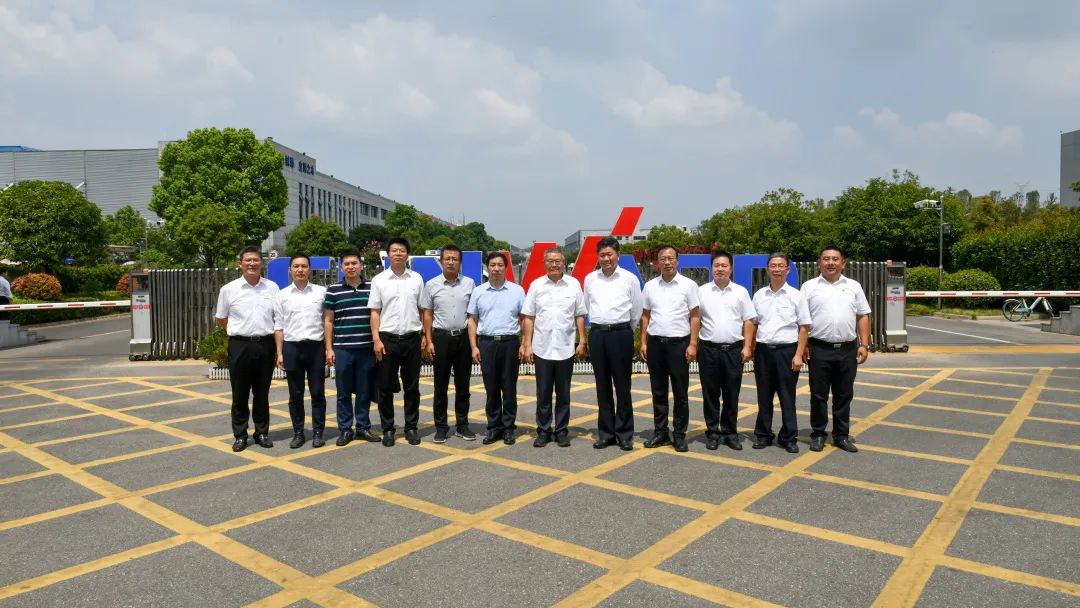 国家应急管理部郭治武局长一行考察UED在线官网网页版(中国)唯一官方网站智能无人化应急救援装备