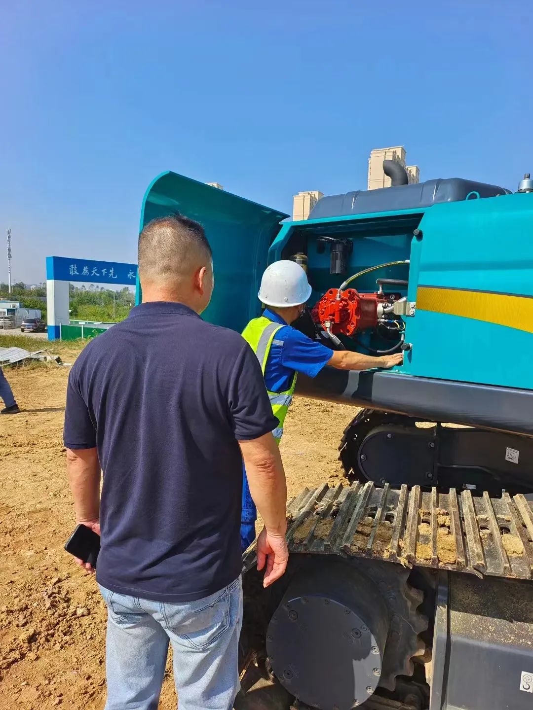 全款拿下!UED在线官网网页版(中国)唯一官方网站智能挖掘机奔赴工地一线