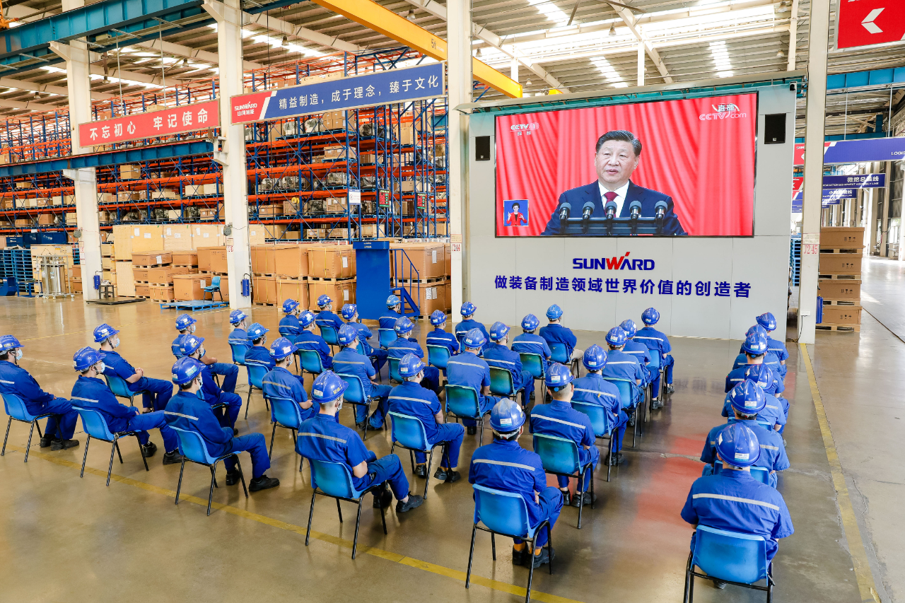 振奋人心！UED在线官网网页版(中国)唯一官方网站智能党员干部集中收看党的二十大开幕会盛况