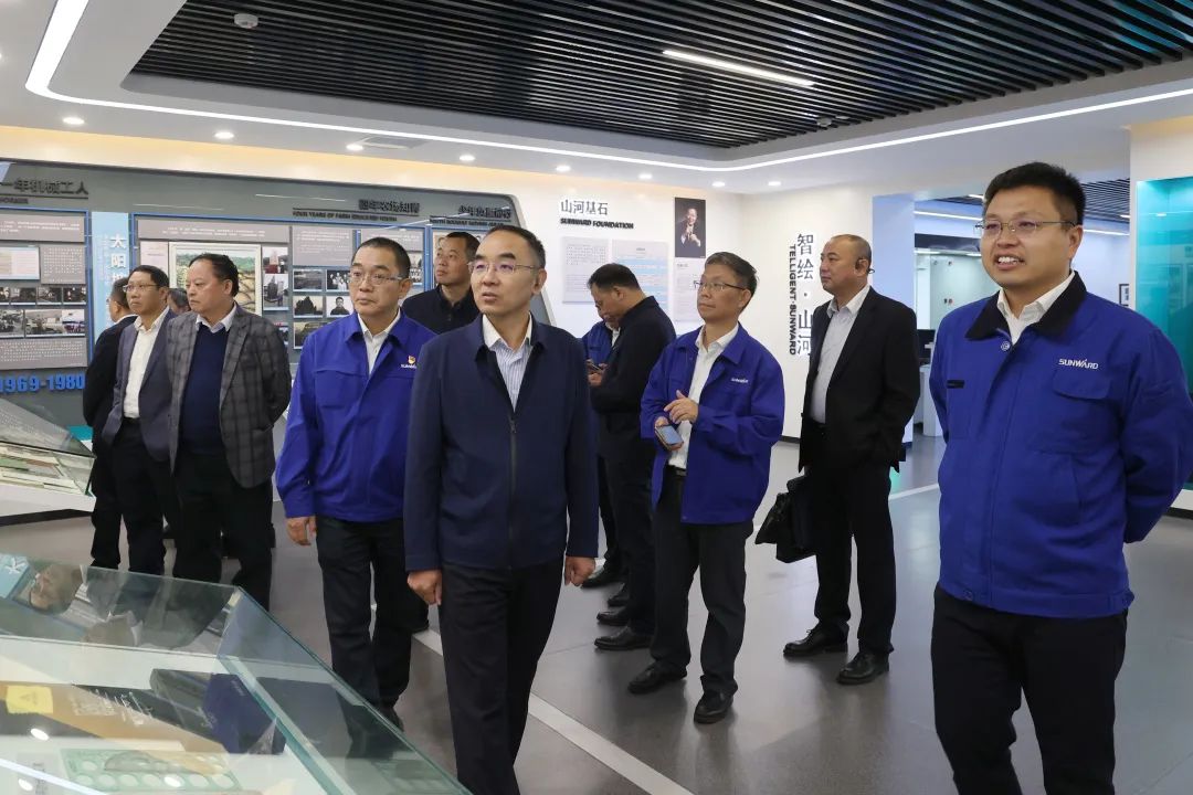 强强联合，夯实湖南工程建设湘军！UED在线官网网页版(中国)唯一官方网站智能与湖南路桥签订战略合作协议