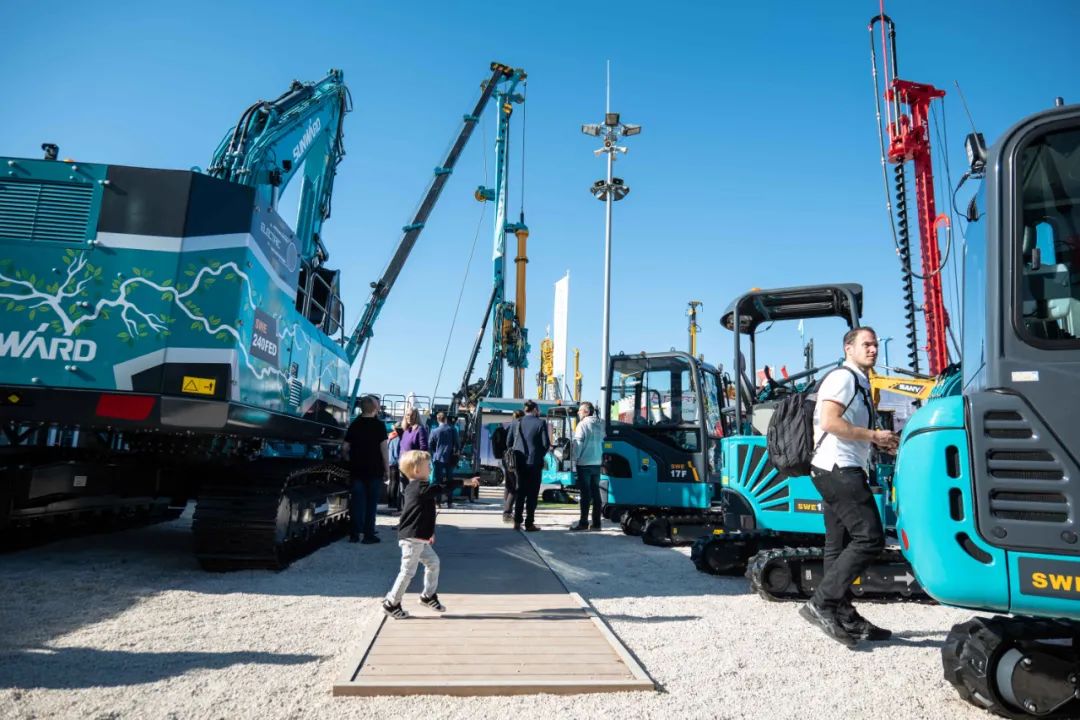 Bauma 2022 | 一组火热现场图带您重温UED在线官网网页版(中国)唯一官方网站智能德国宝马展之旅